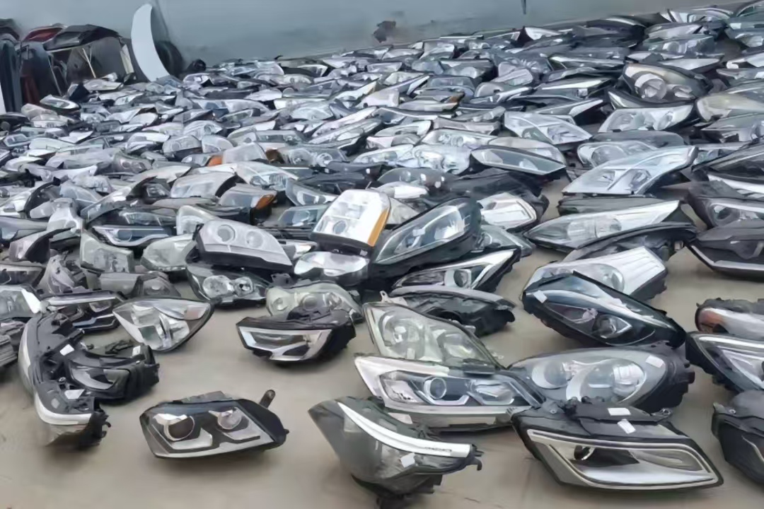 Our dismantled car p